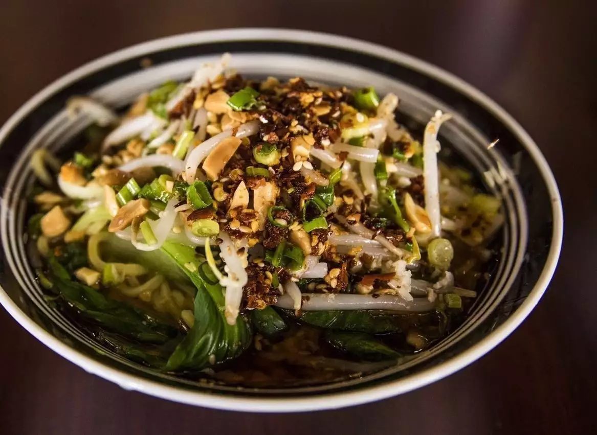 Red chili oil noodle